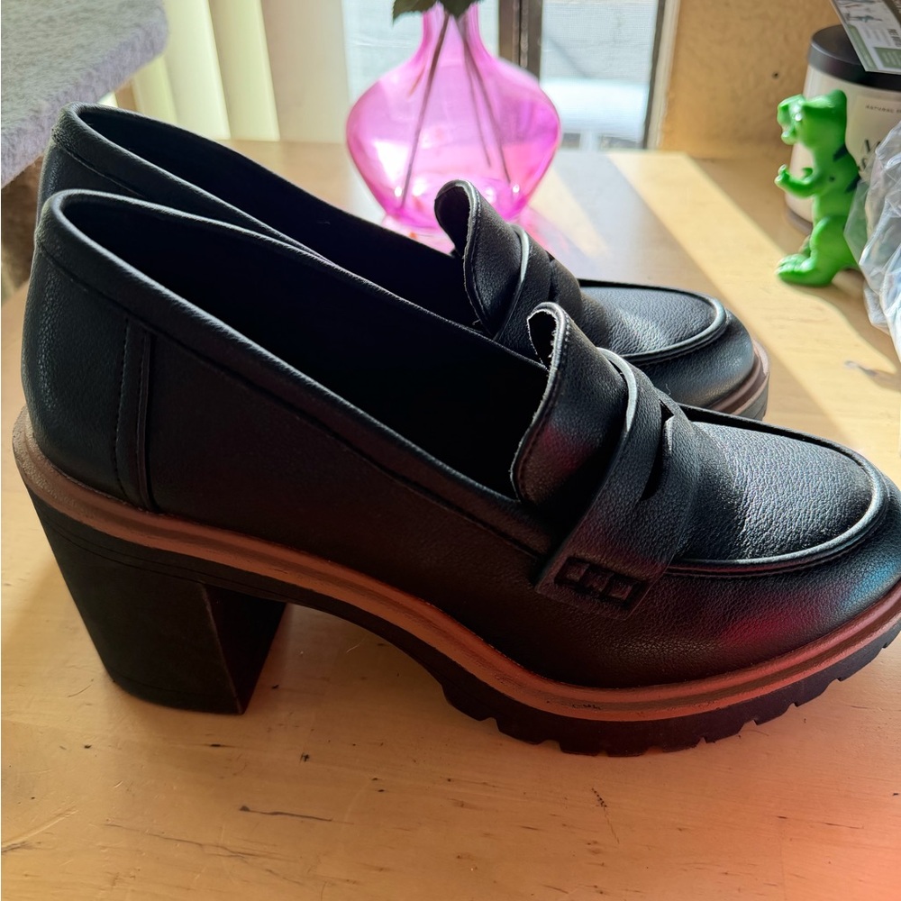 Dolce Vita Black Platform Penny Loafers Lug Sole Block Heel Size 9.5 - Picture 2 of 9